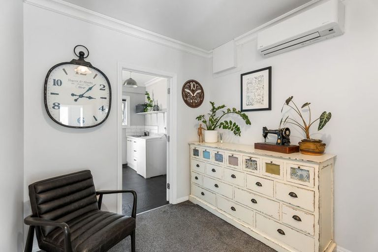 Photo of property in 2/52 Maxwelton Drive, Mairangi Bay, Auckland, 0630