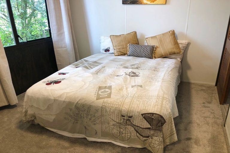 Photo of property in 2/5 Compass Place, Te Atatu Peninsula, Auckland, 0610