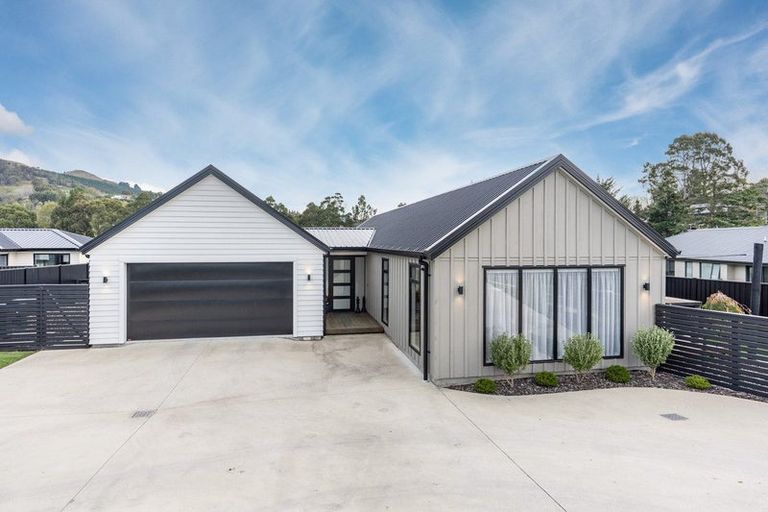 Photo of property in 64 Heathfield Drive, Mosgiel, 9024