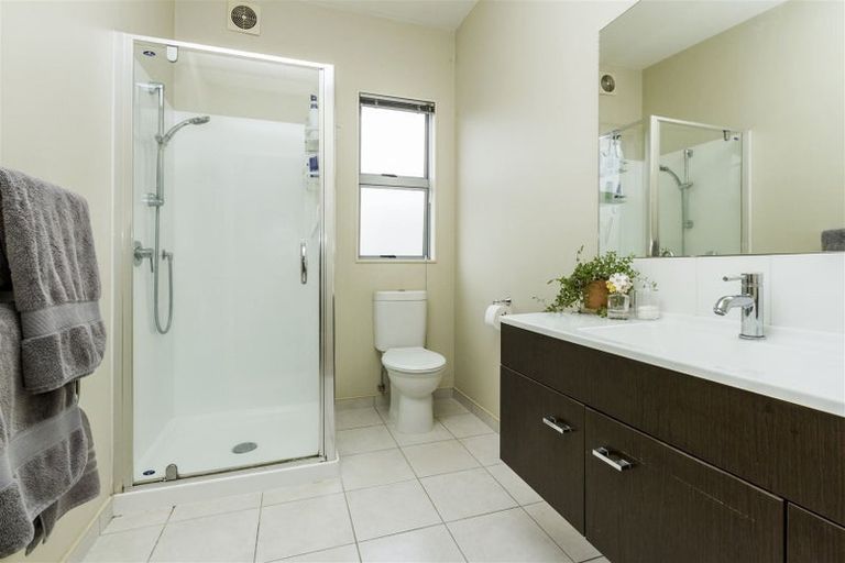 Photo of property in 5/40 Scarlet Oak Drive, Schnapper Rock, Auckland, 0632