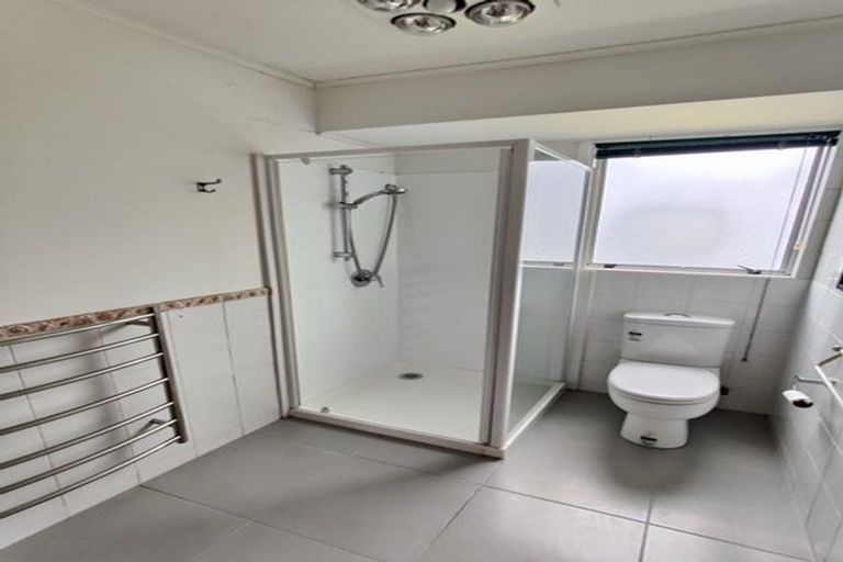 Photo of property in 58 Lewisham Street, Highland Park, Auckland, 2010