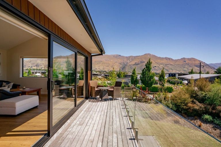 Photo of property in 9 Kirimoko Crescent, Wanaka, 9305
