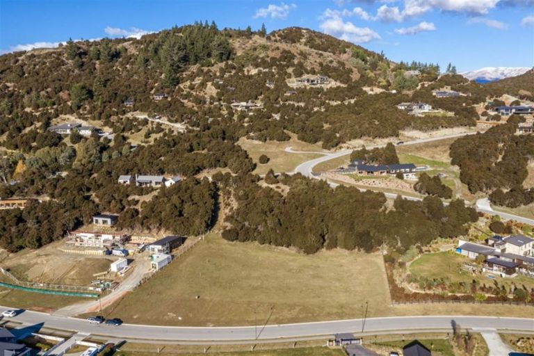 Photo of property in 3 Highfield Ridge, Wanaka, 9305