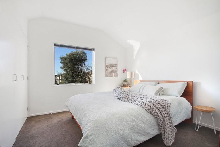 Photo of property in 24 Haven Drive, East Tamaki, Auckland, 2013