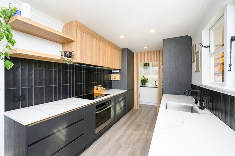 Photo of property in 33 Benmore Avenue, Cloverlea, Palmerston North, 4412