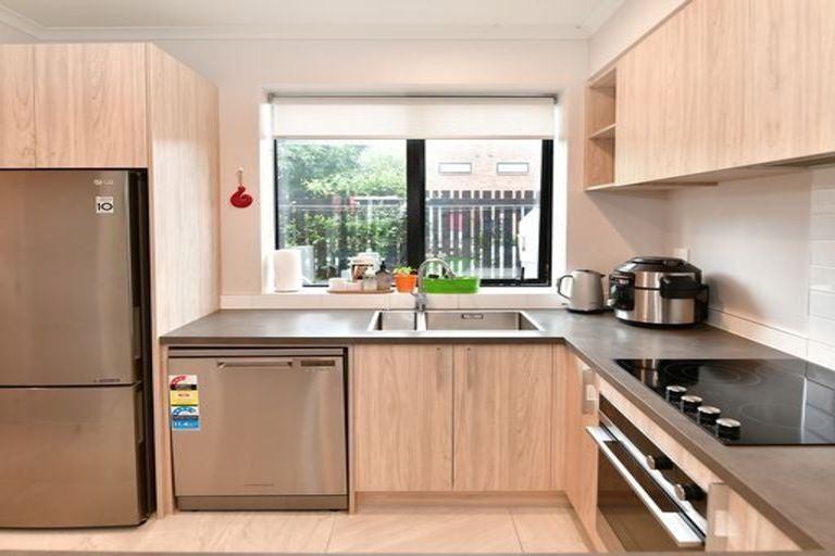 Photo of property in 7/89 Hobsonville Point Road, Hobsonville, Auckland, 0616