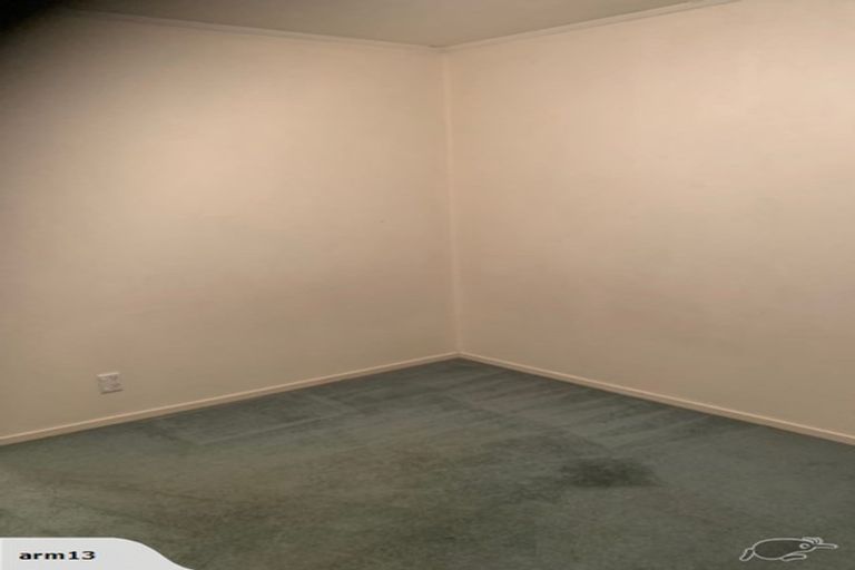 Photo of property in 1/34 Darren Crescent, Half Moon Bay, Auckland, 2012