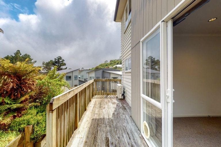 Photo of property in 57 Glanmire Road, Newlands, Wellington, 6037