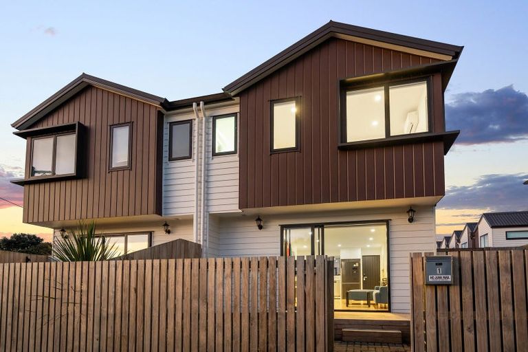 Photo of property in 1/135 Lancaster Road, Beach Haven, Auckland, 0626