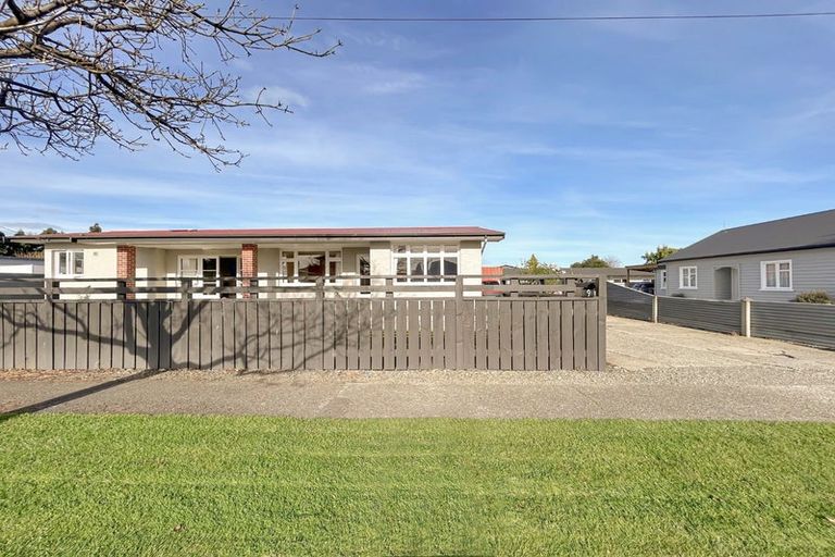 Photo of property in 9 Grange Street, Winton, 9720