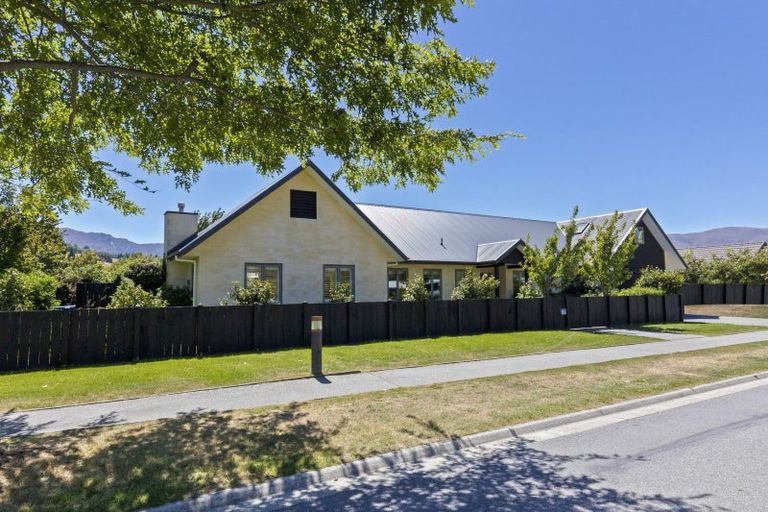 Photo of property in 56 Erskine Street, Lake Hayes, Queenstown, 9304