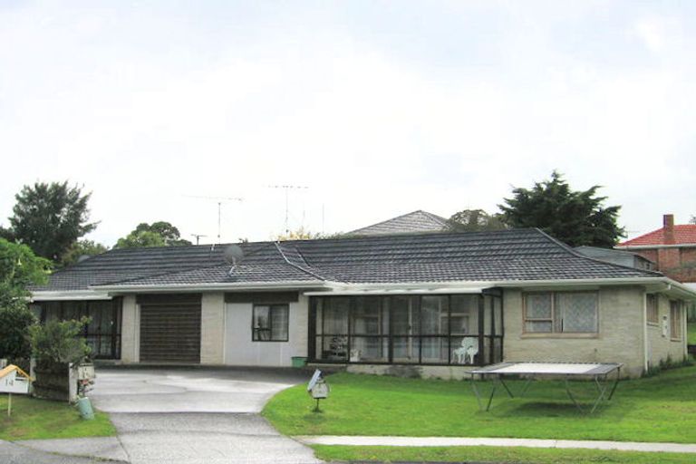 Photo of property in 1/16 Sirius Place, Botany Downs, Auckland, 2010