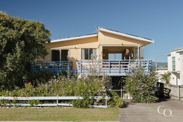 Photo of property in 42 Karewa Parade, Papamoa Beach, Papamoa, 3118