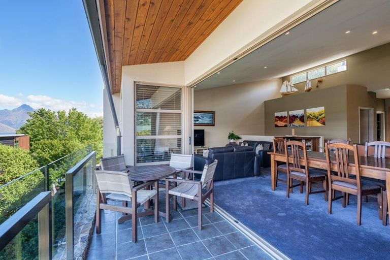 Photo of property in Lake Street Apartments, 10/8 Lake Street, Queenstown, 9300