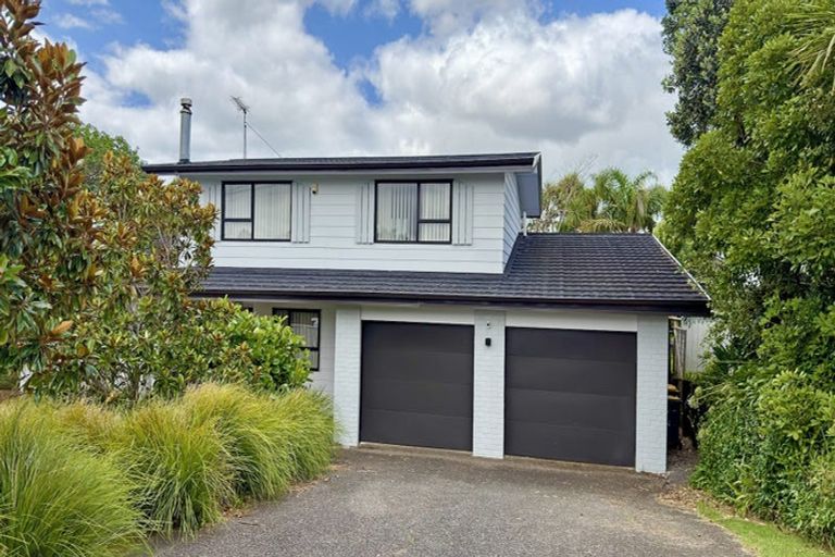 Photo of property in 16 Onetaunga Road, Chatswood, Auckland, 0626