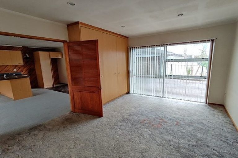 Photo of property in 58 Lewisham Street, Highland Park, Auckland, 2010