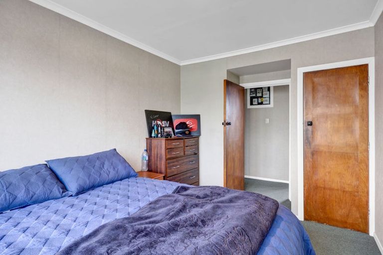 Photo of property in 1 Malone Place, Hawera, 4610