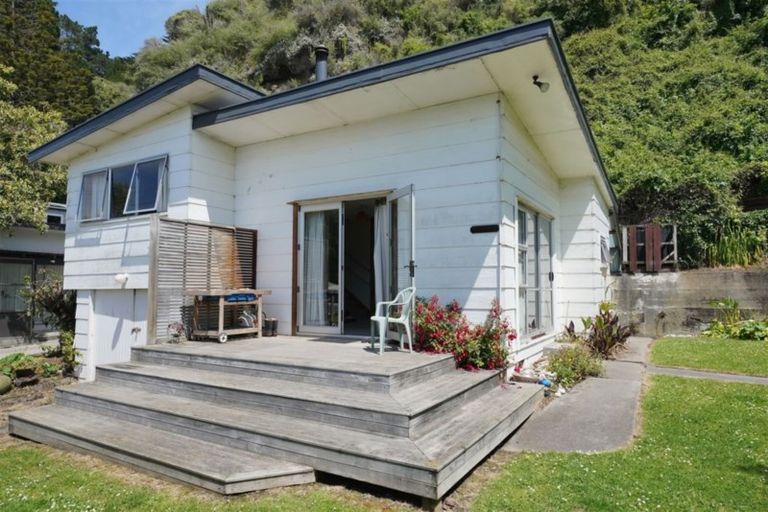 Photo of property in 38 Moody Street, Gore Bay, Cheviot, 7383