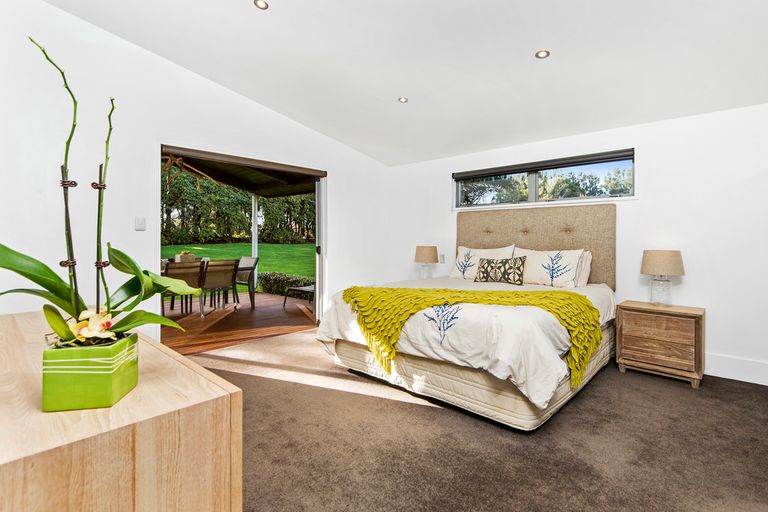 Photo of property in 6 Karioitahi Road, Waiuku, 2123