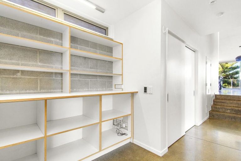 Photo of property in 13 Bella Vista, Melrose, Wellington, 6023