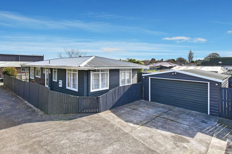 Photo of property in 2/16 View Road, Wairau Valley, Auckland, 0627