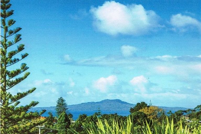 Photo of property in 2/46 Lyons Avenue, Murrays Bay, Auckland, 0630