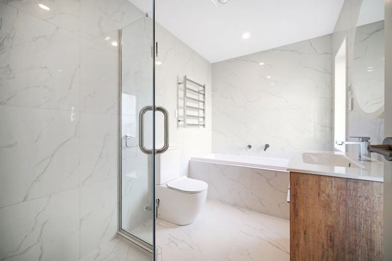 Photo of property in 421a Bucklands Beach Road, Bucklands Beach, Auckland, 2012