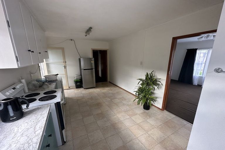 Photo of property in 663 Te Atatu Road, Te Atatu Peninsula, Auckland, 0610