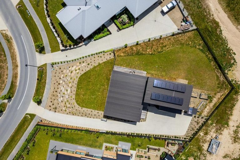 Photo of property in 18 Kotare Drive, Wanaka, 9305