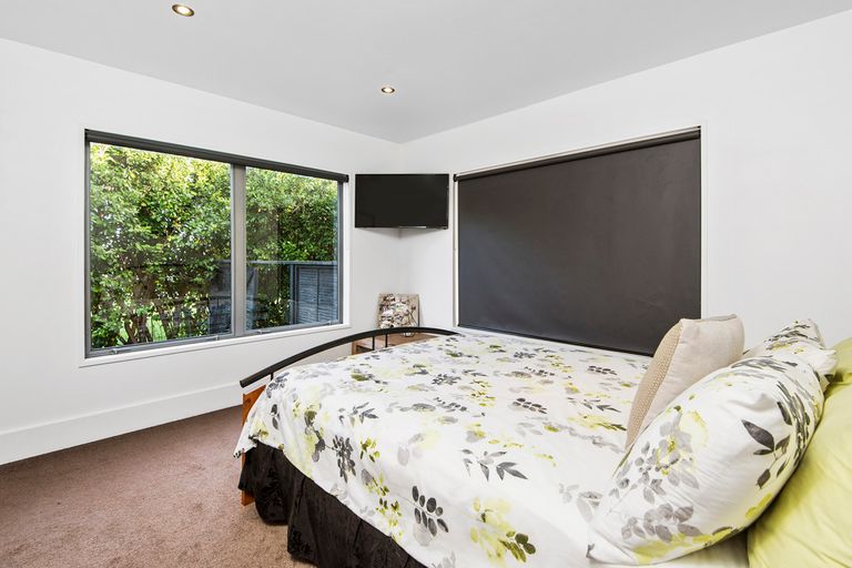 Photo of property in 6 Karioitahi Road, Waiuku, 2123