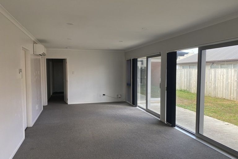 Photo of property in 13 Matata Drive, Takanini, 2112