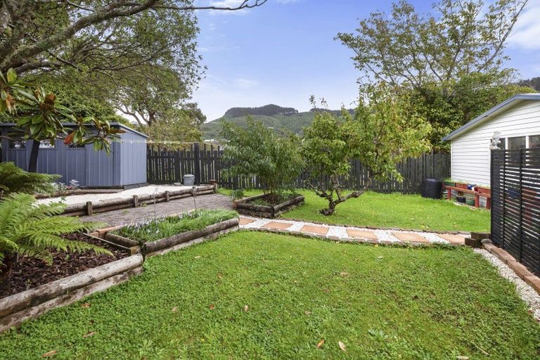 Photo of property in 53 The Drive, Tawa, Wellington, 5028