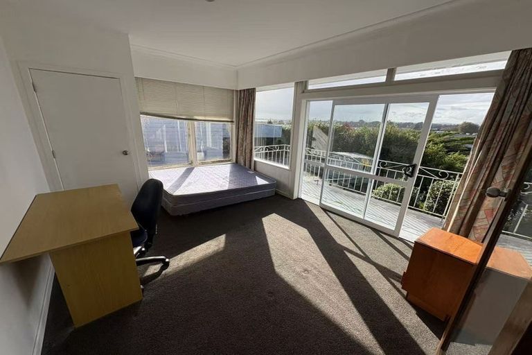 Photo of property in 92 Hillcrest Road, Hillcrest, Hamilton, 3216