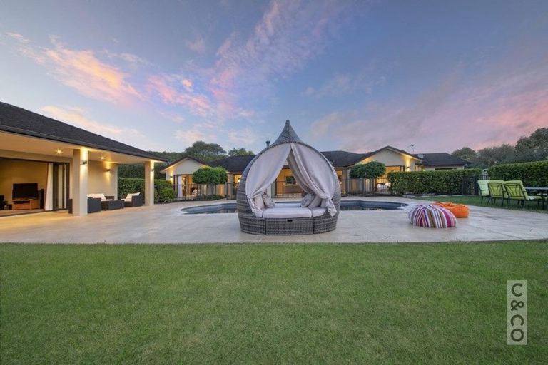 Photo of property in 1030 Peak Road, Helensville, 0875