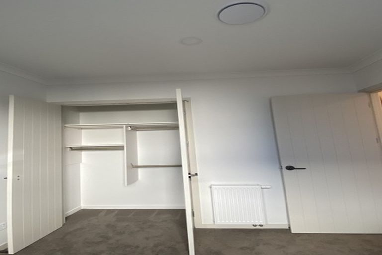 Photo of property in 16 Cloonlyon Drive, Flat Bush, Auckland, 2019