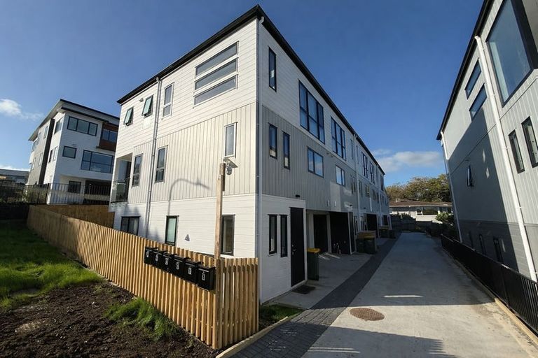 Photo of property in 3/10 Howe Street, Howick, Auckland, 2014