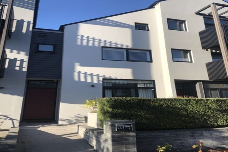 Photo of property in 137 Hobsonville Point Road, Hobsonville, Auckland, 0616