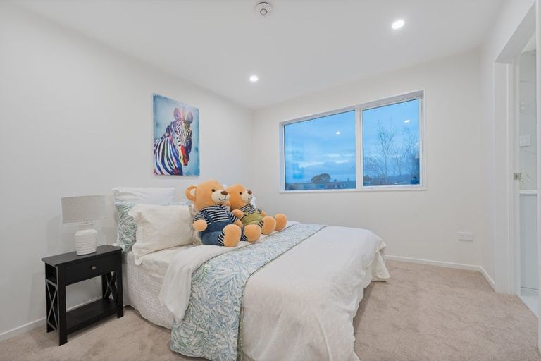 Photo of property in 80b Matipo Road, Te Atatu Peninsula, Auckland, 0610