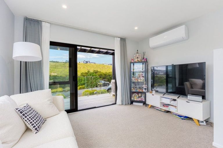 Photo of property in 12a Tikati Rise, Long Bay, Auckland, 0630