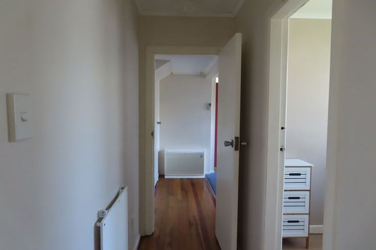 Photo of property in 60 Beazley Avenue, Paparangi, Wellington, 6037