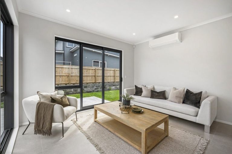 Photo of property in 7 Owen Chapman Drive, Red Beach, 0932