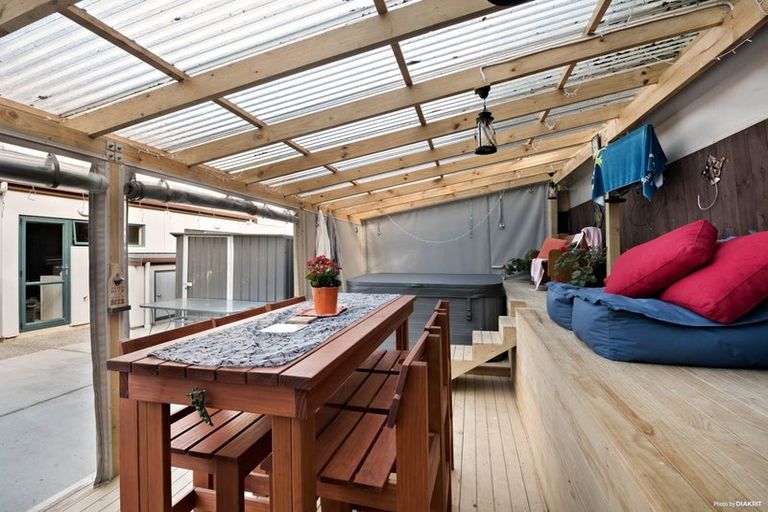 Photo of property in 13 Candlestick Place, Oteha, Auckland, 0632