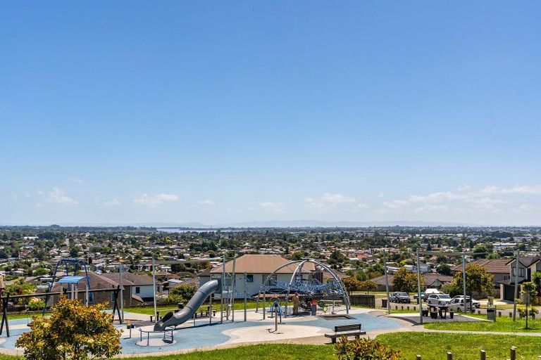 Photo of property in 79 Kirikiri Drive, Papakura, 2110