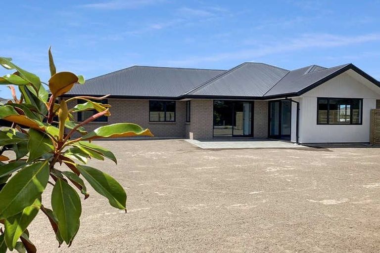 Photo of property in 1 Northmoor Boulevard, Rolleston, 7615