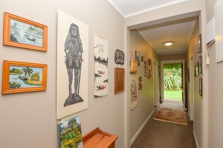 Photo of property in 60 Kuratawhiti Street, Greytown, 5712