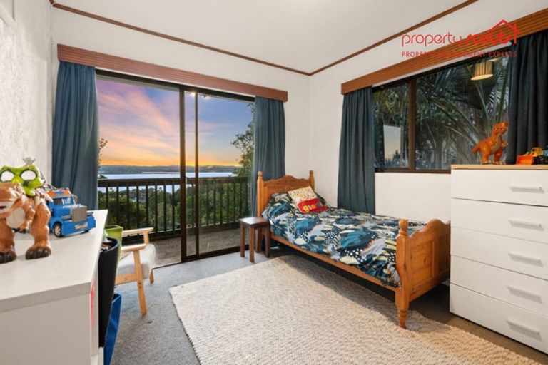 Photo of property in 2/78 Rangatira Road, Beach Haven, Auckland, 0626
