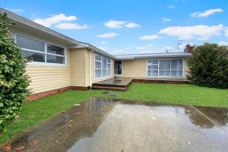 Photo of property in 12 John Street, Mangere East, Auckland, 2024