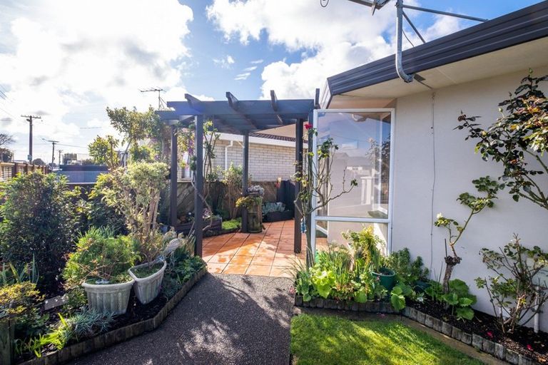Photo of property in 20d Victoria Street, Hawera, 4610