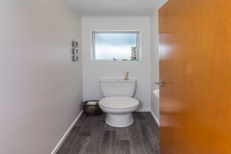Photo of property in 645 Queen Street East, Levin, 5510