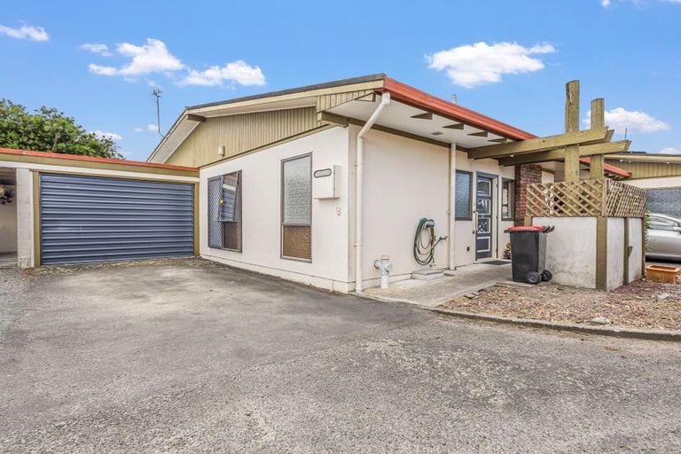 Photo of property in 2/807 Avenue Road East, Parkvale, Hastings, 4122